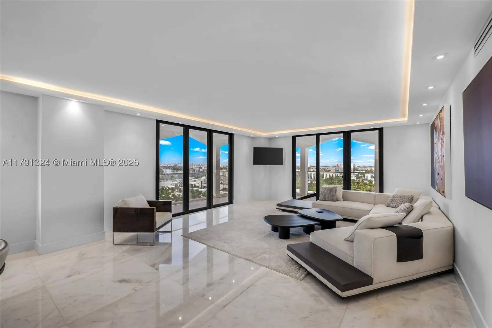 9801 Collins Ave #17R