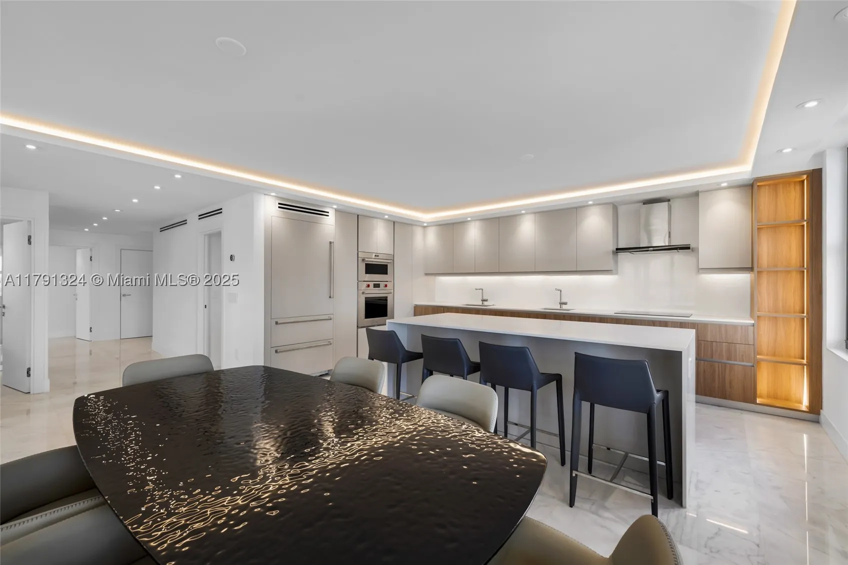 9801 Collins Ave #17R