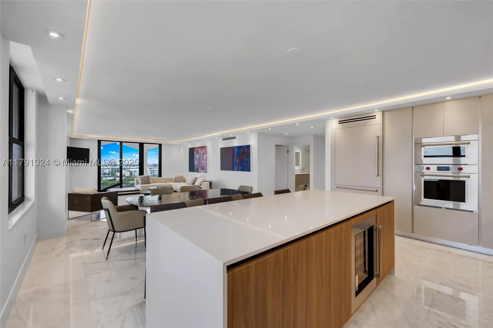 9801 Collins Ave #17R