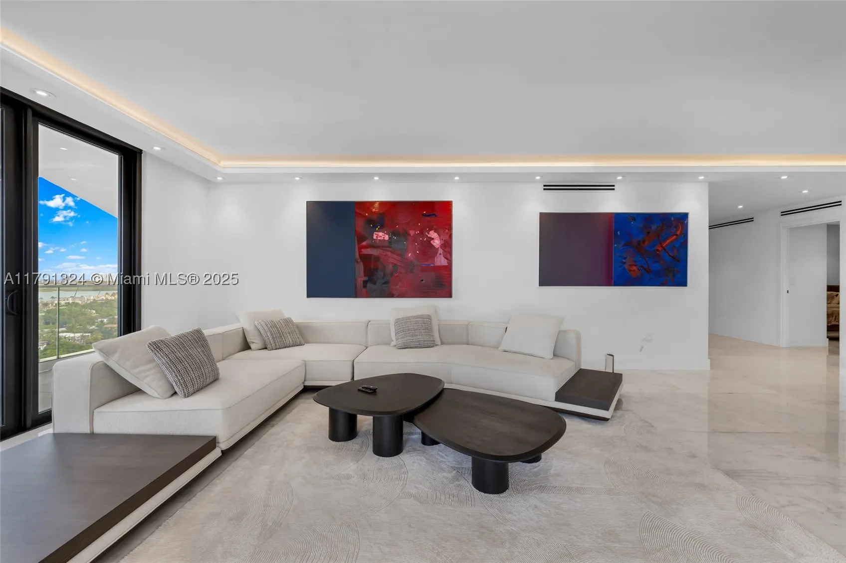 9801 Collins Ave #17R