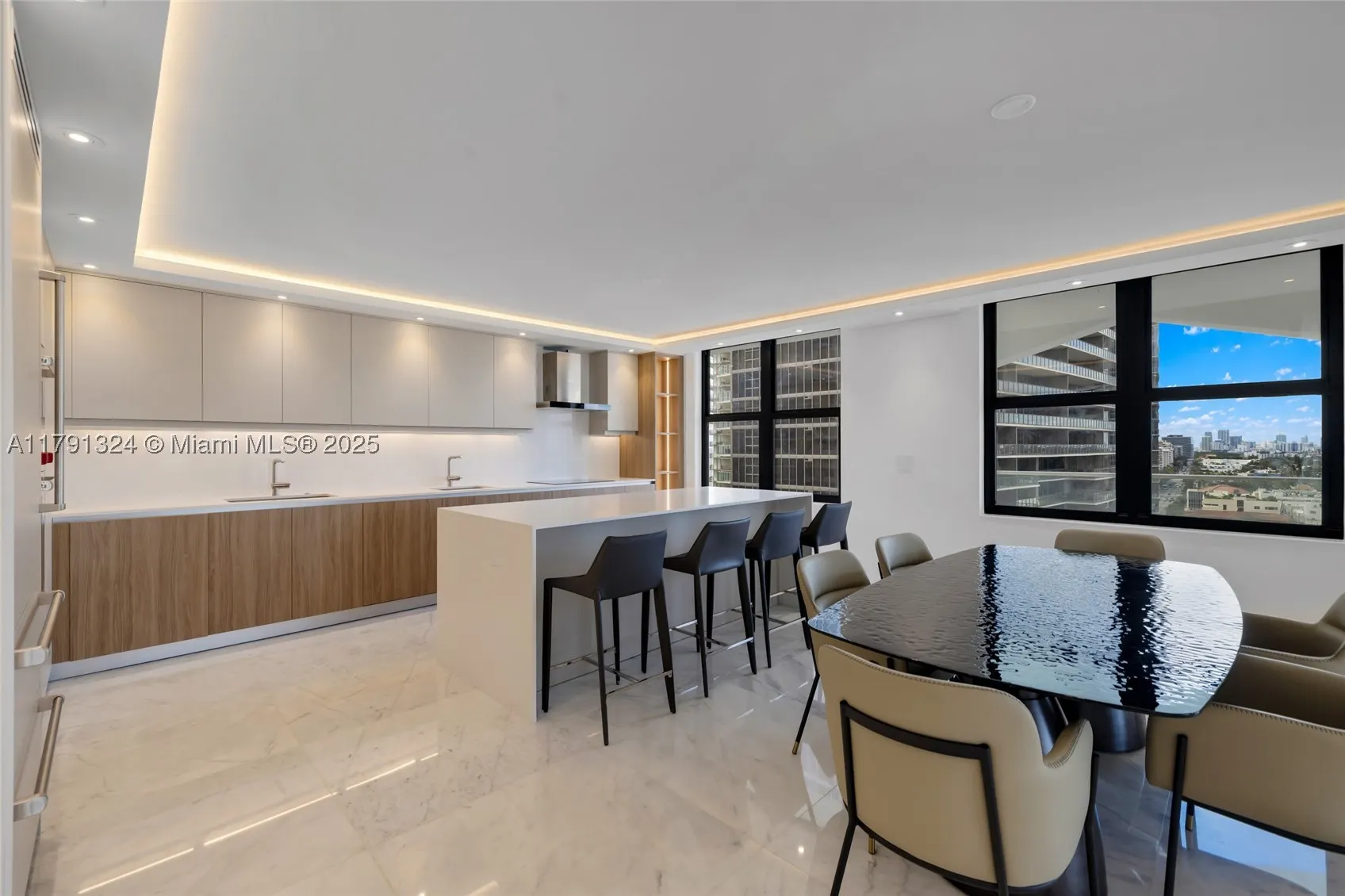9801 Collins Ave #17R