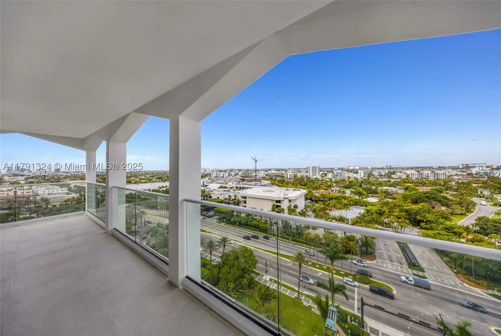 9801 Collins Ave #17R