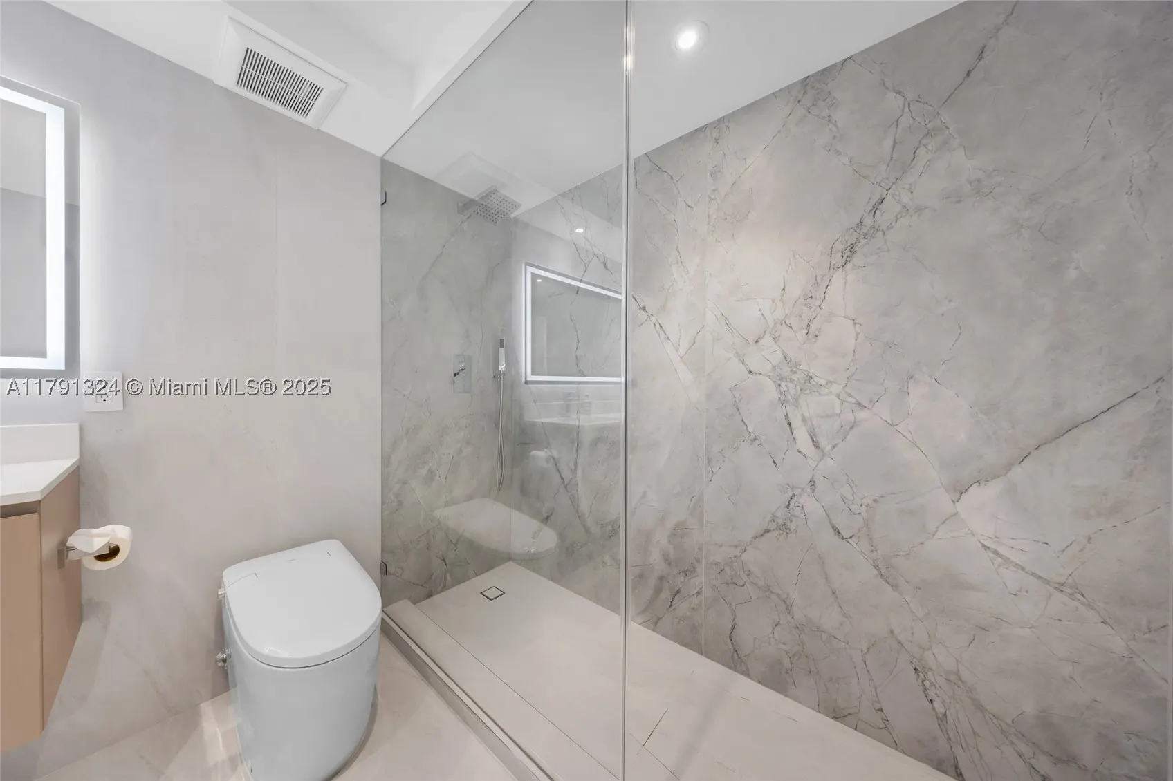 9801 Collins Ave #17R