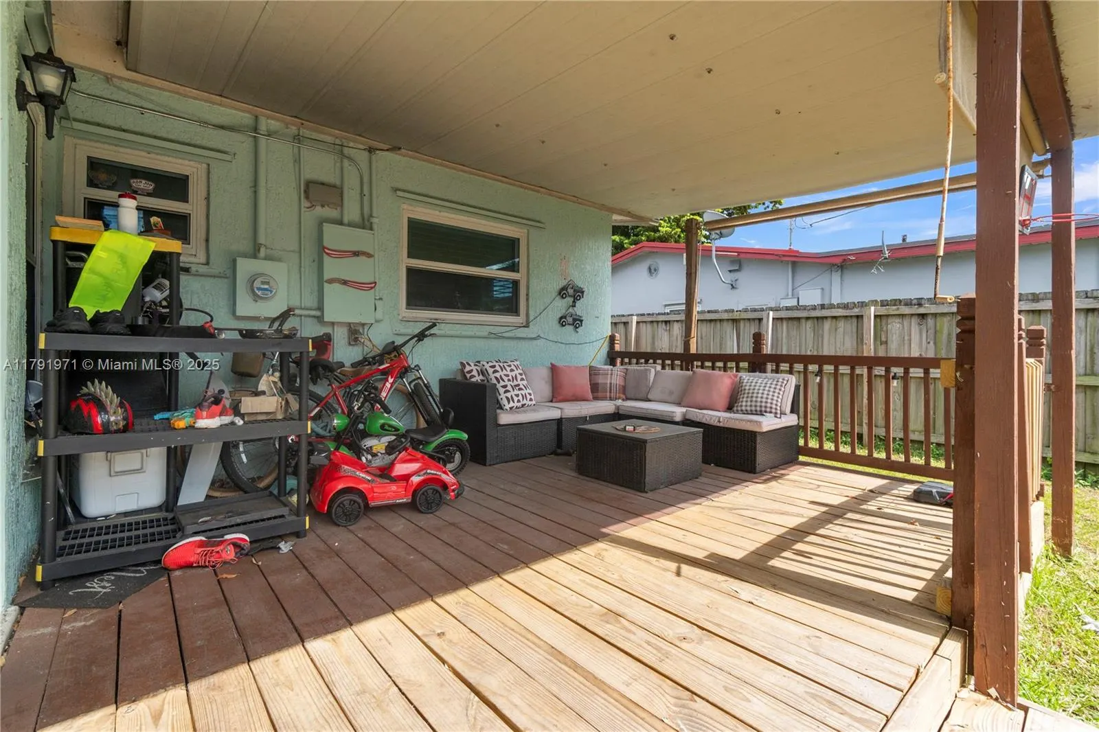 4649 SW 28th Ave