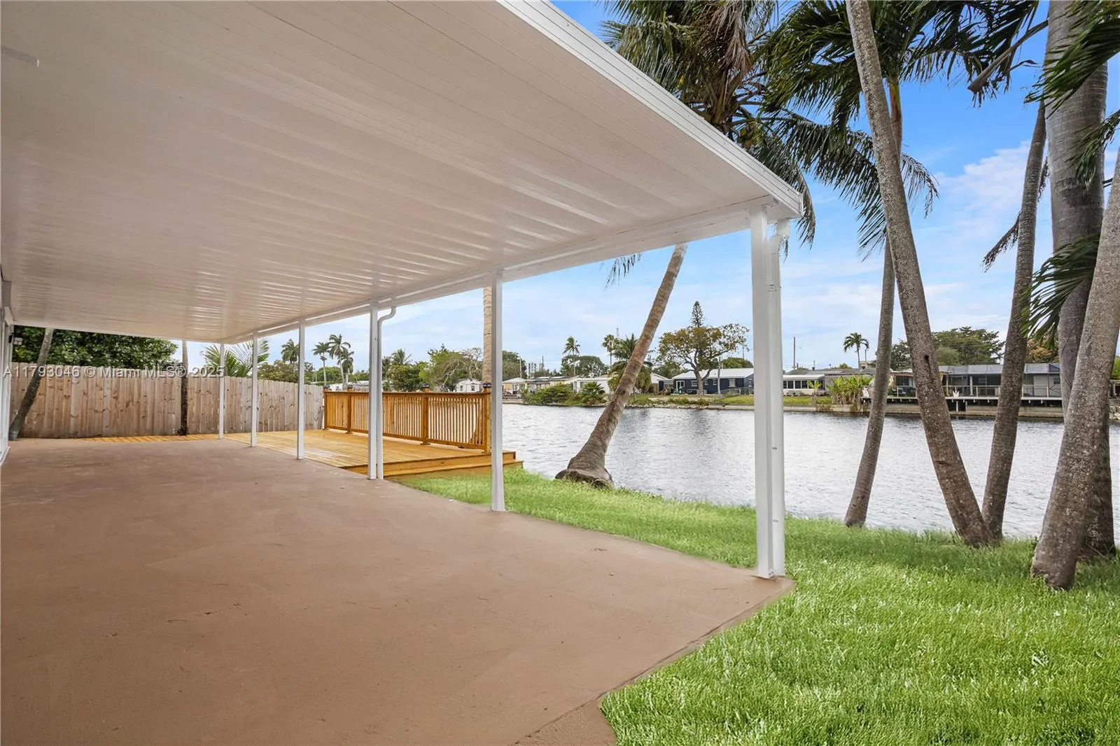 4157 SW 49th Ct