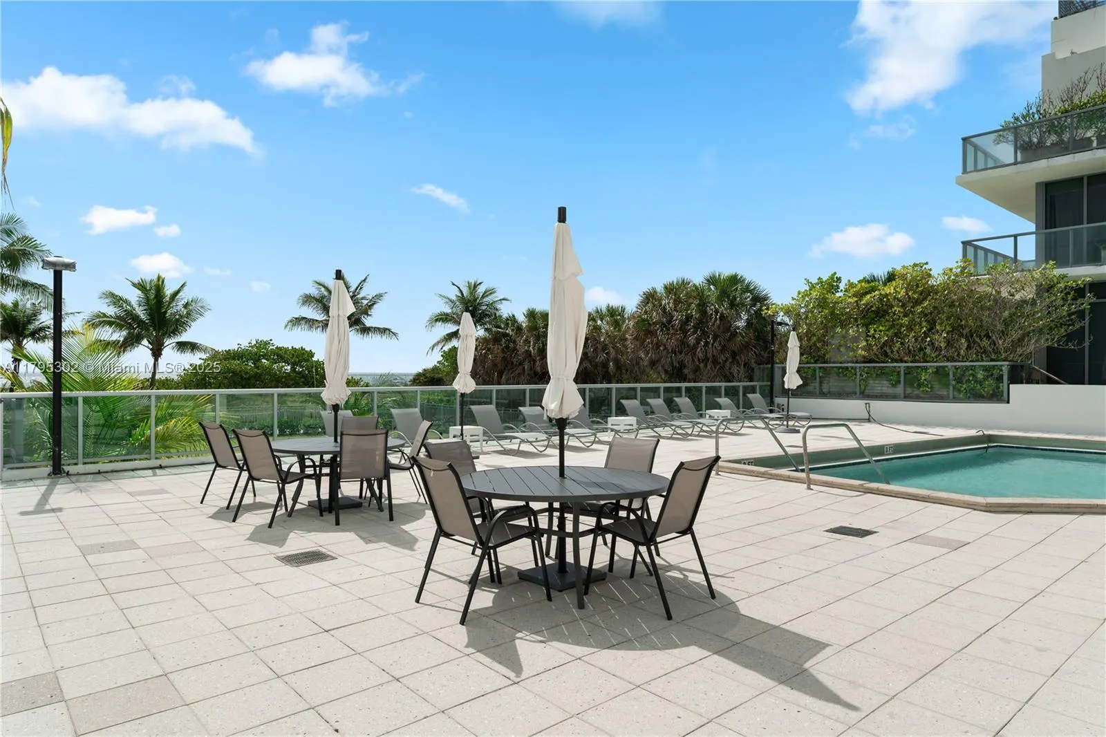 9511 Collins Ave #301