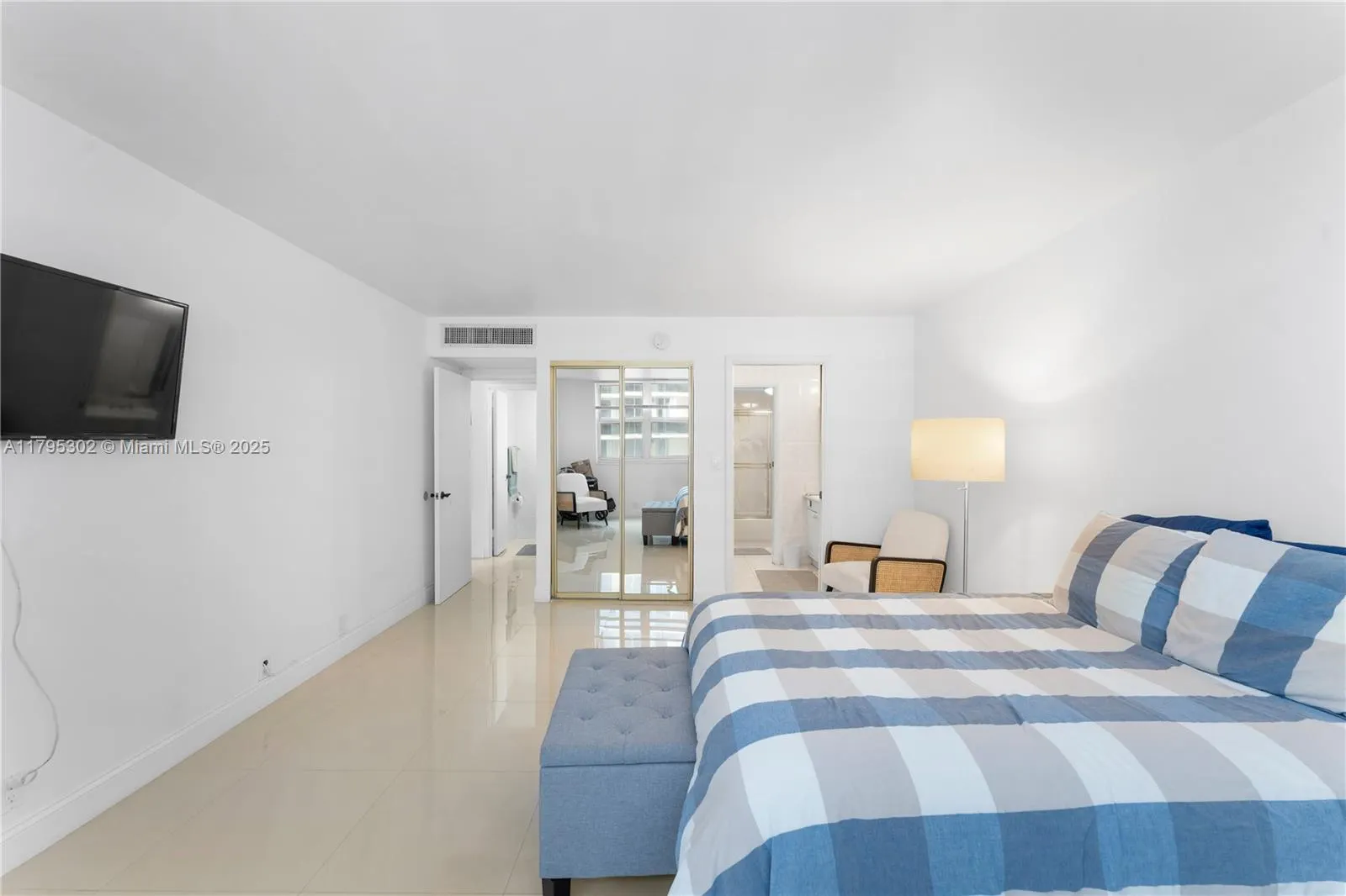 9511 Collins Ave #301