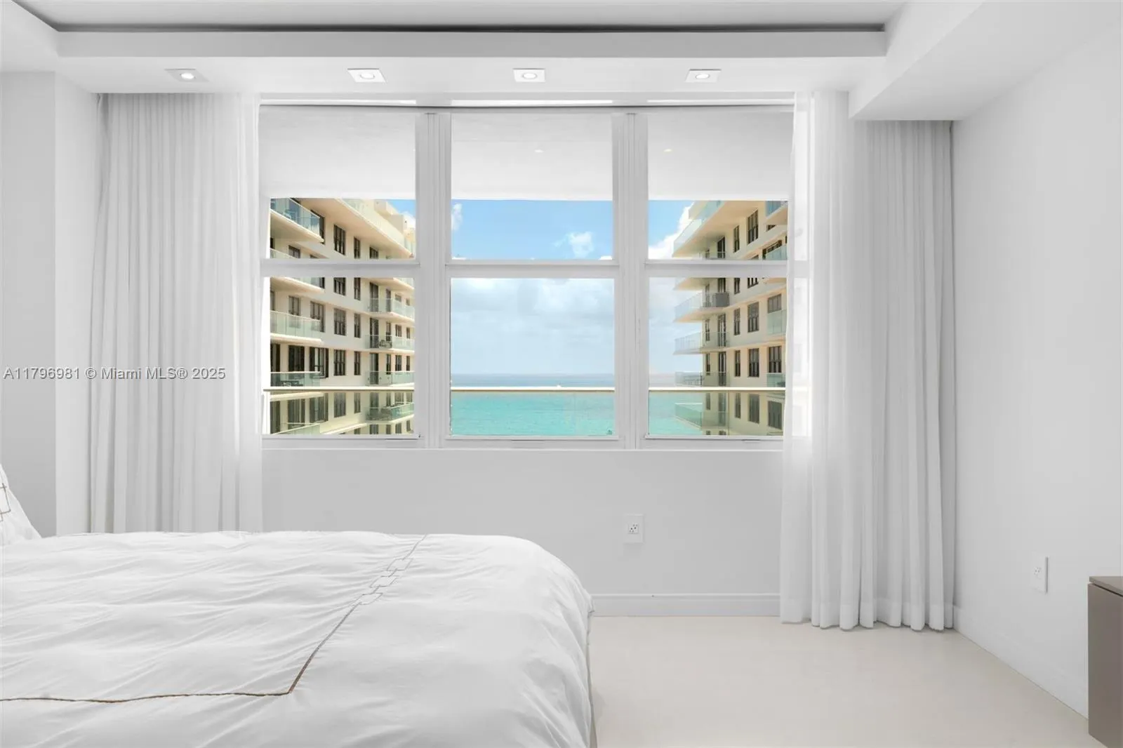 9801 Collins Ave, #17P