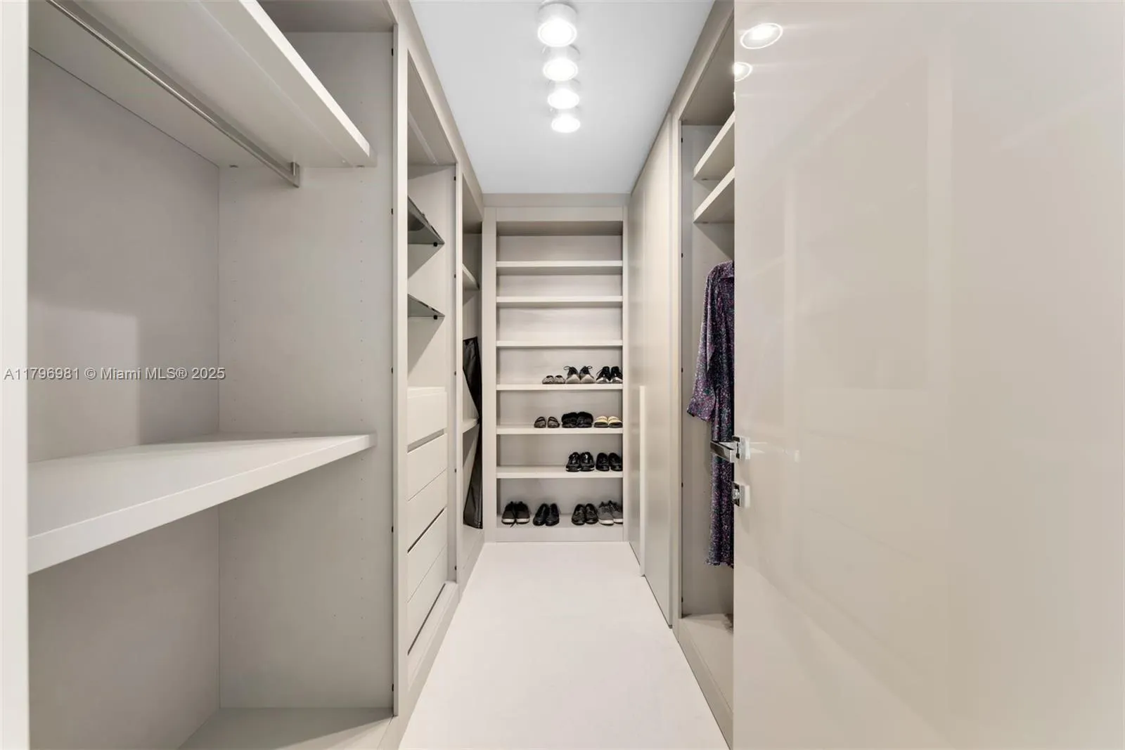 9801 Collins Ave, #17P