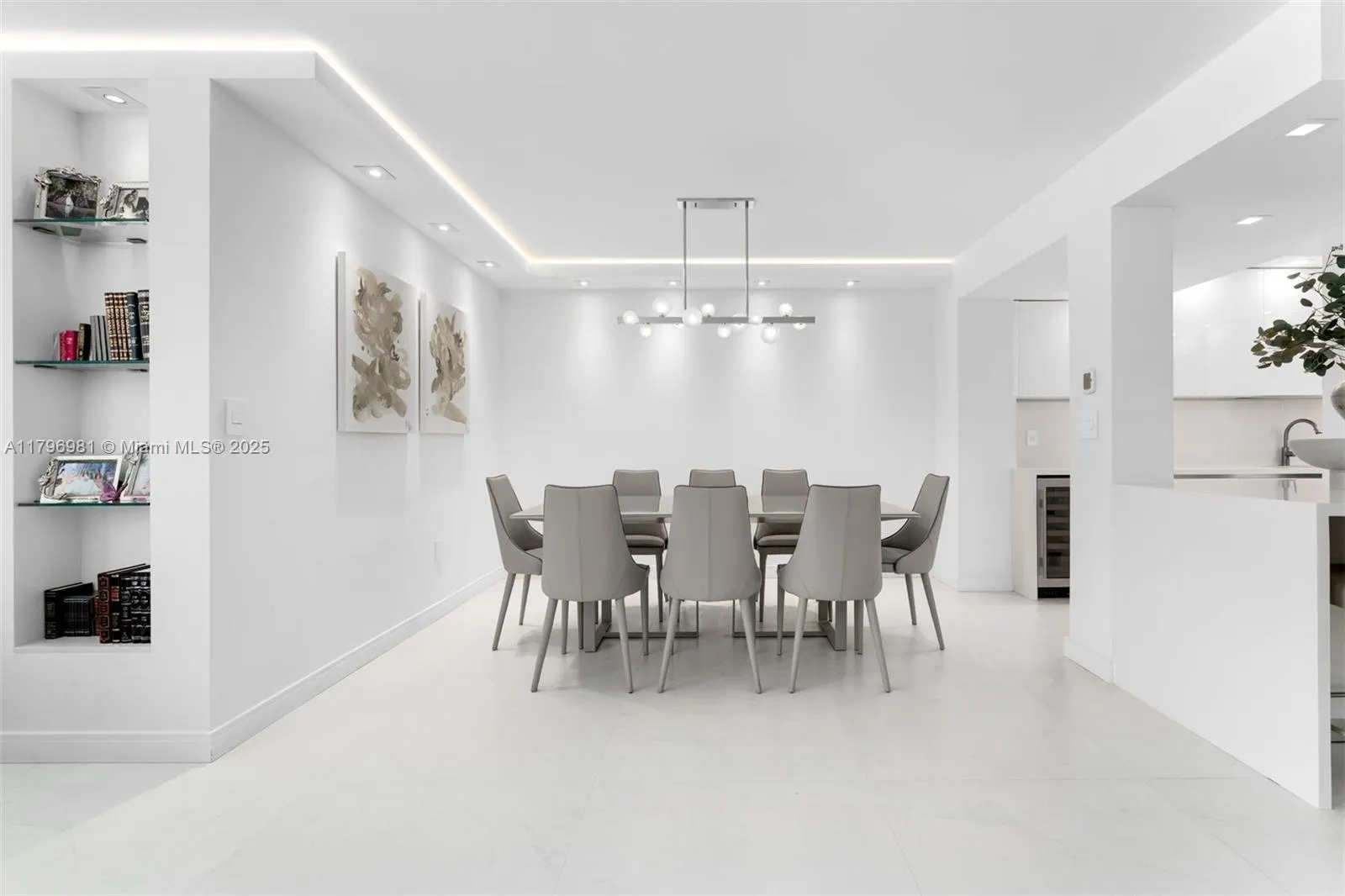 9801 Collins Ave, #17P