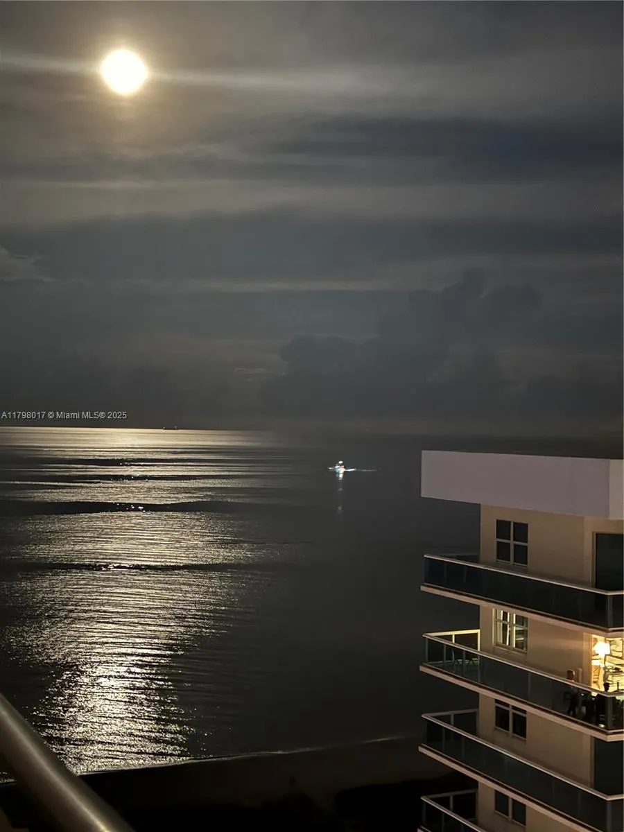 9225 Collins Ave, #PH-C