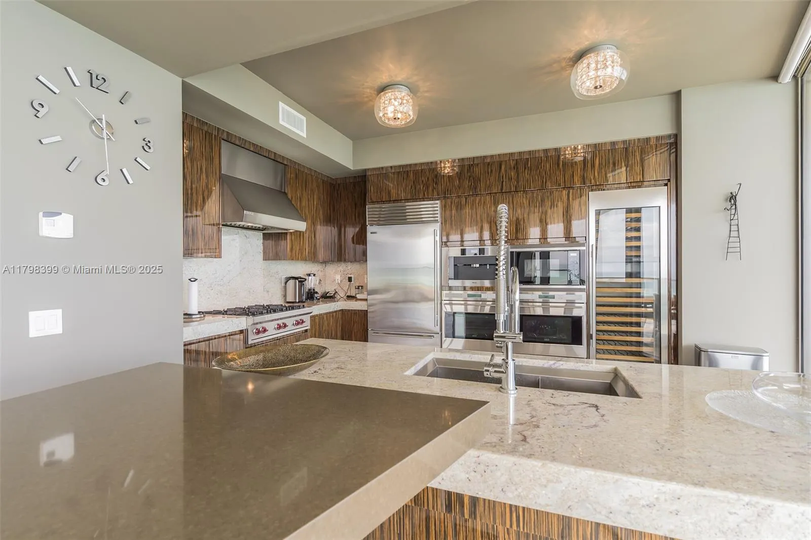 9703 Collins Ave #2100