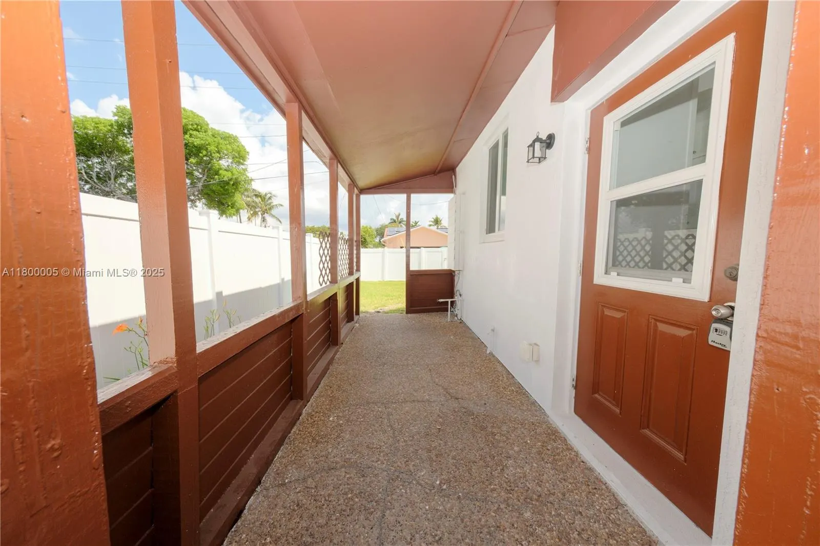 205 SE 4th St