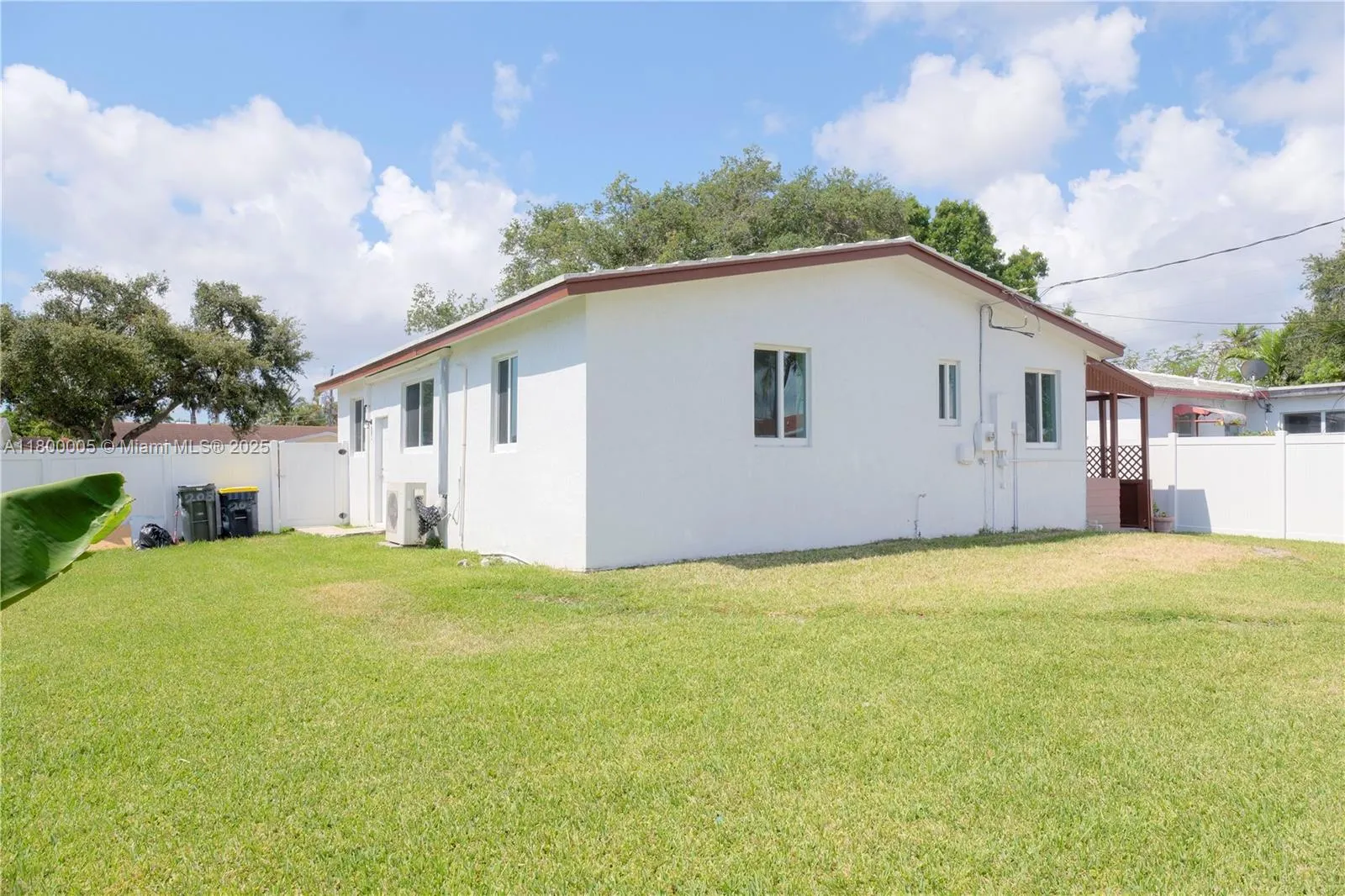 205 SE 4th St
