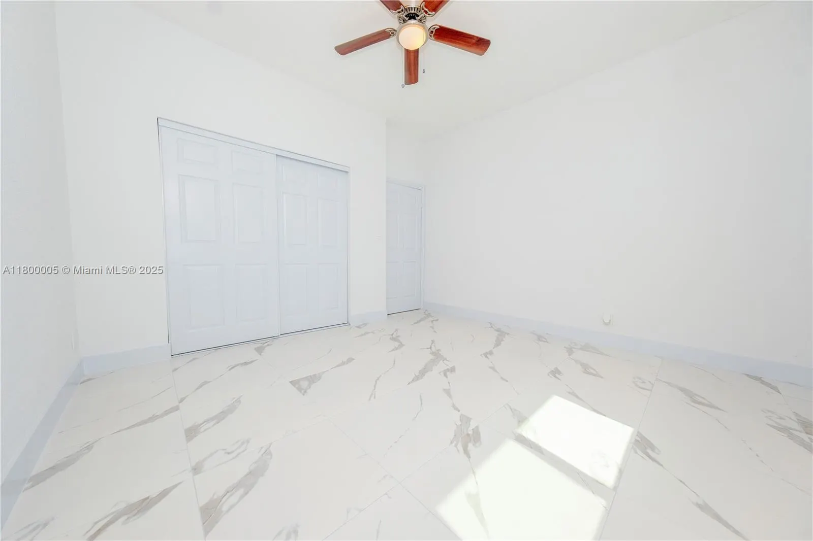 205 SE 4th St
