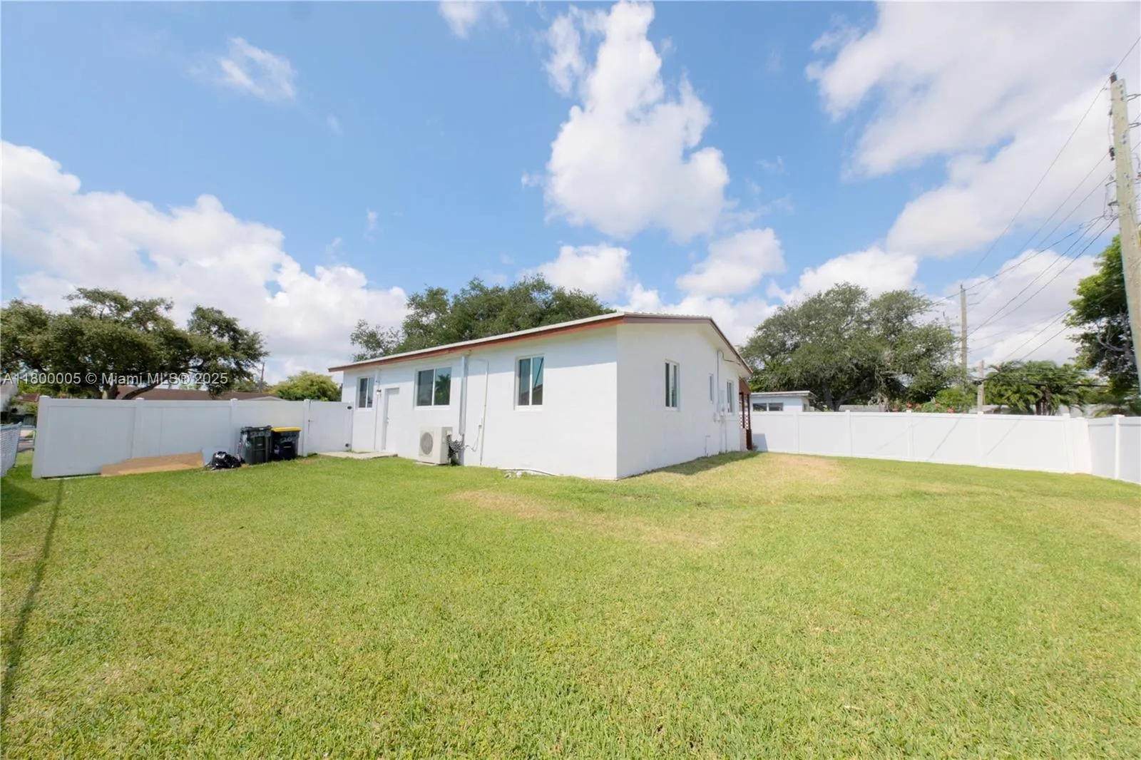 205 SE 4th St