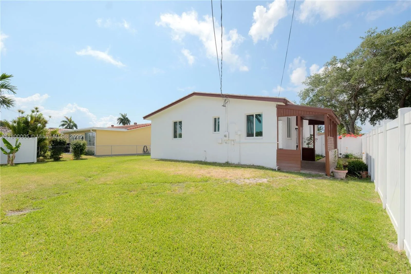 205 SE 4th St