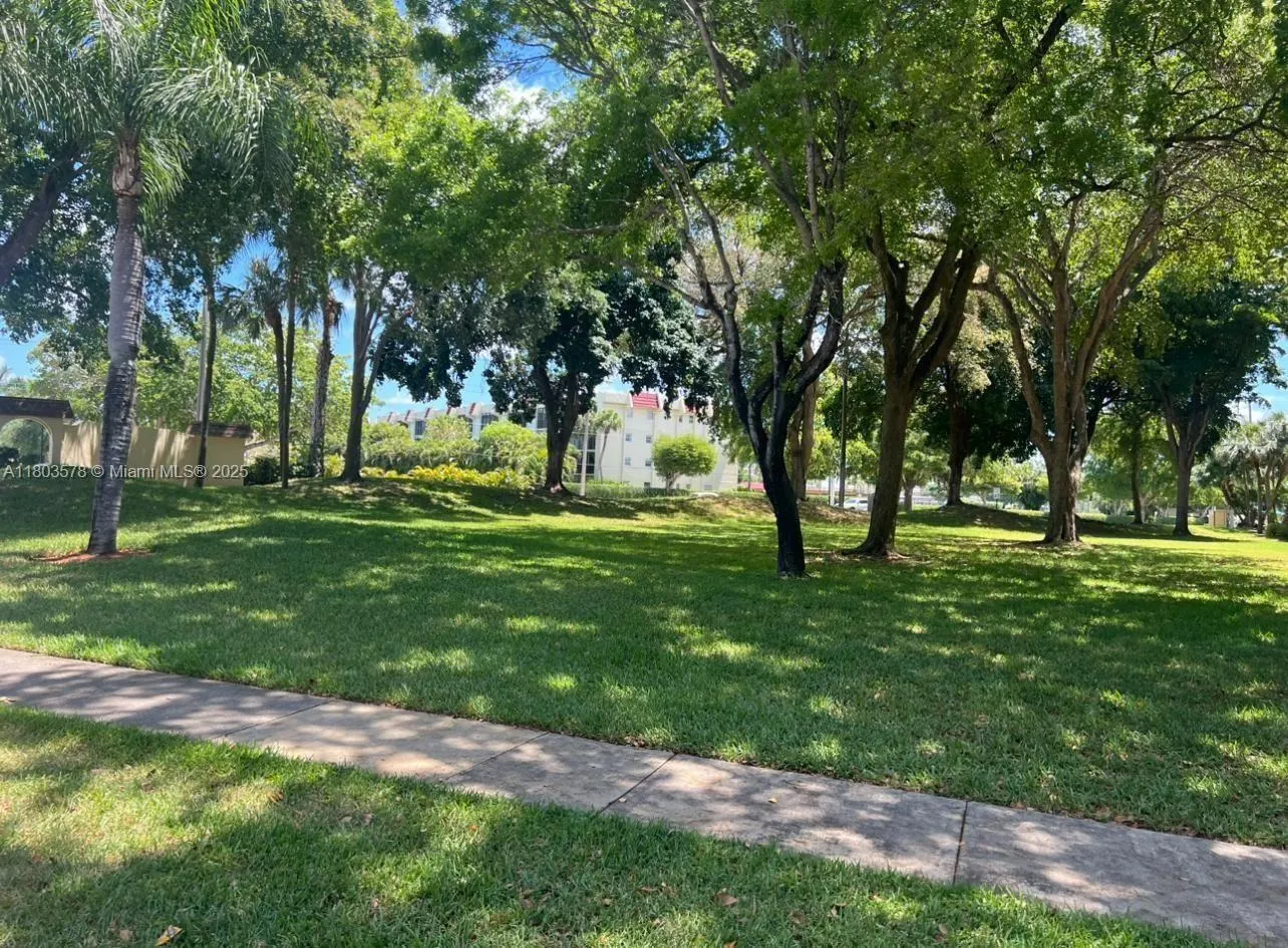 23344 Carolwood Ln, #106