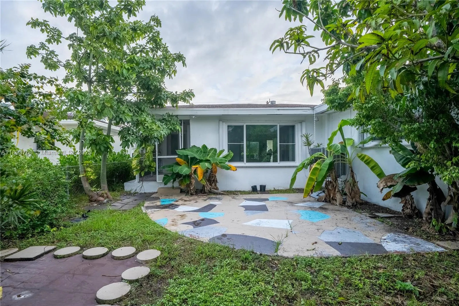 8851 Byron ave