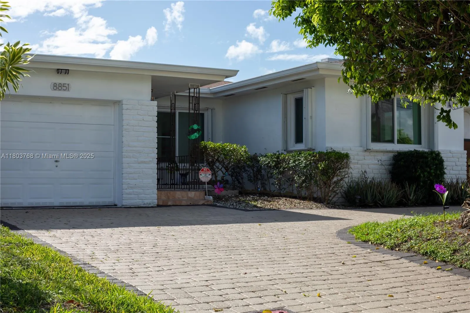 8851 Byron ave