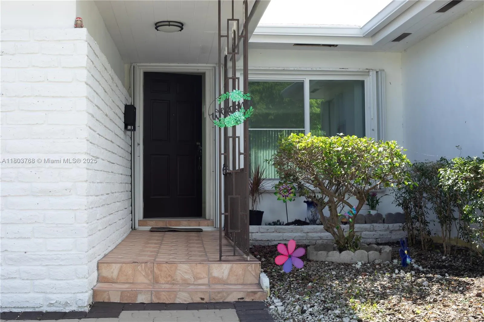 8851 Byron ave