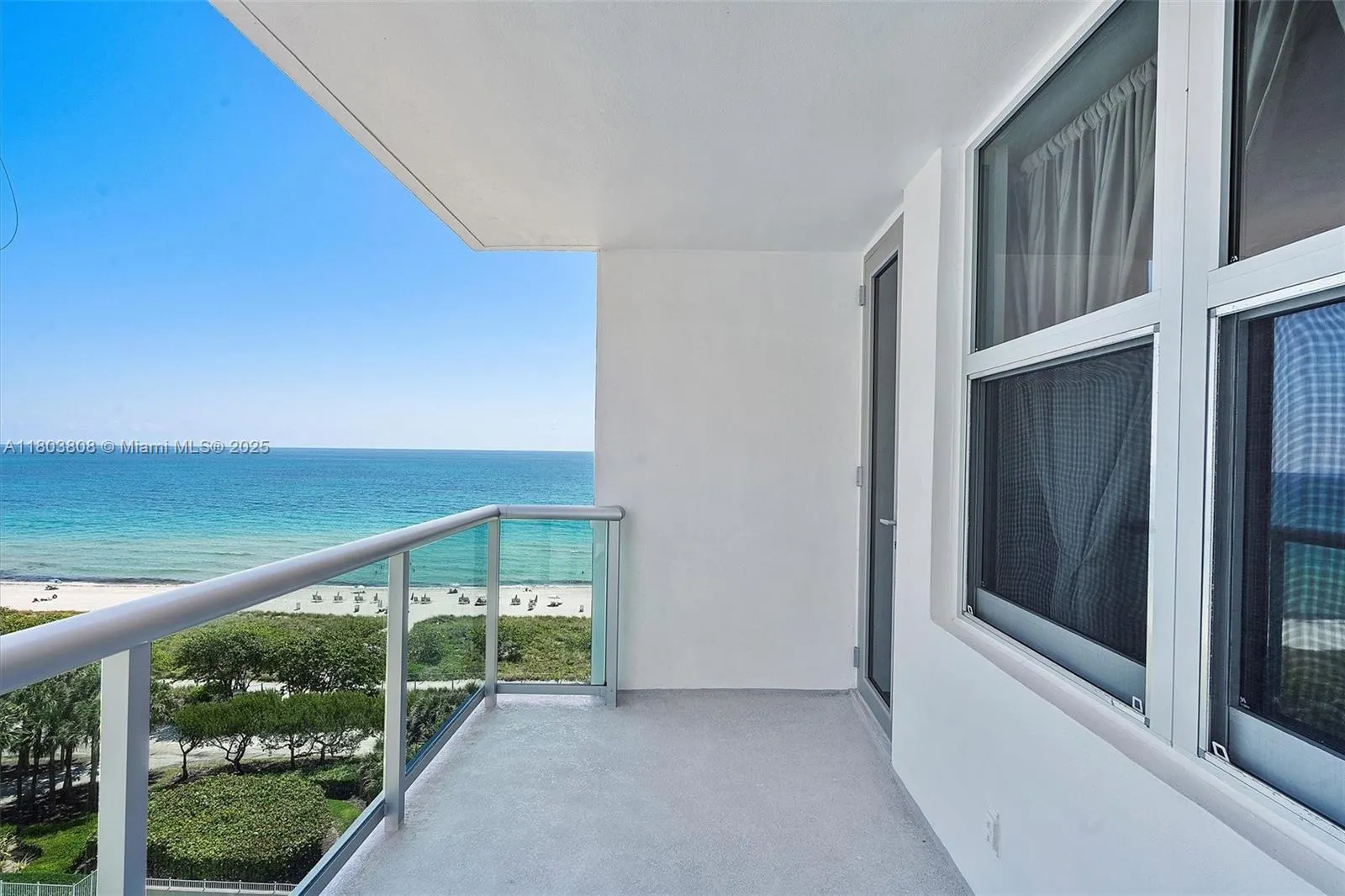9511 Collins Ave, #1002