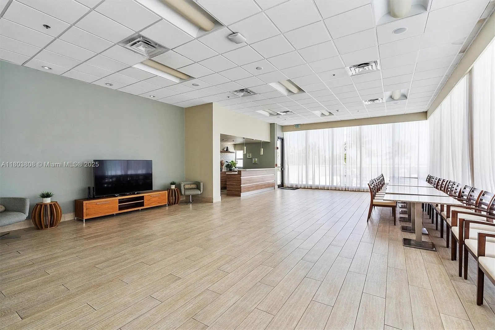 9511 Collins Ave, #1002