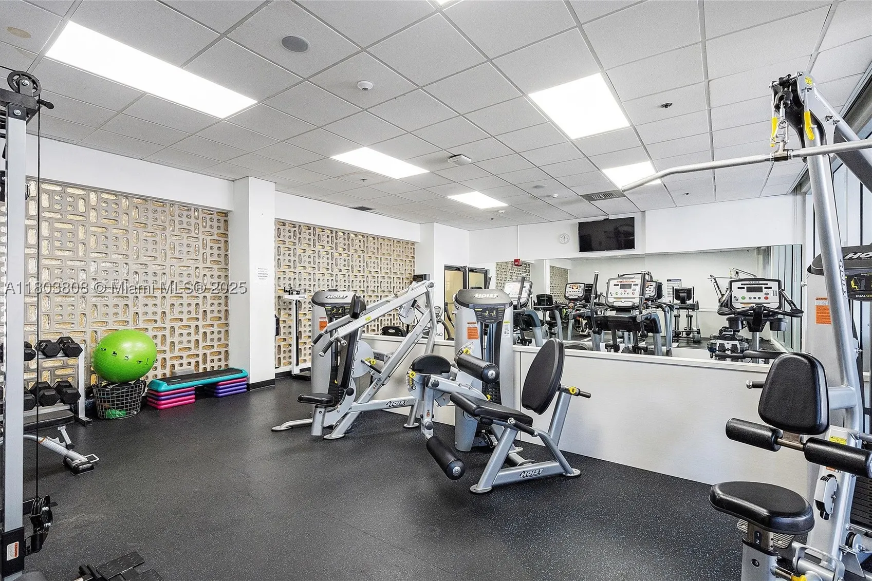 9511 Collins Ave #1002