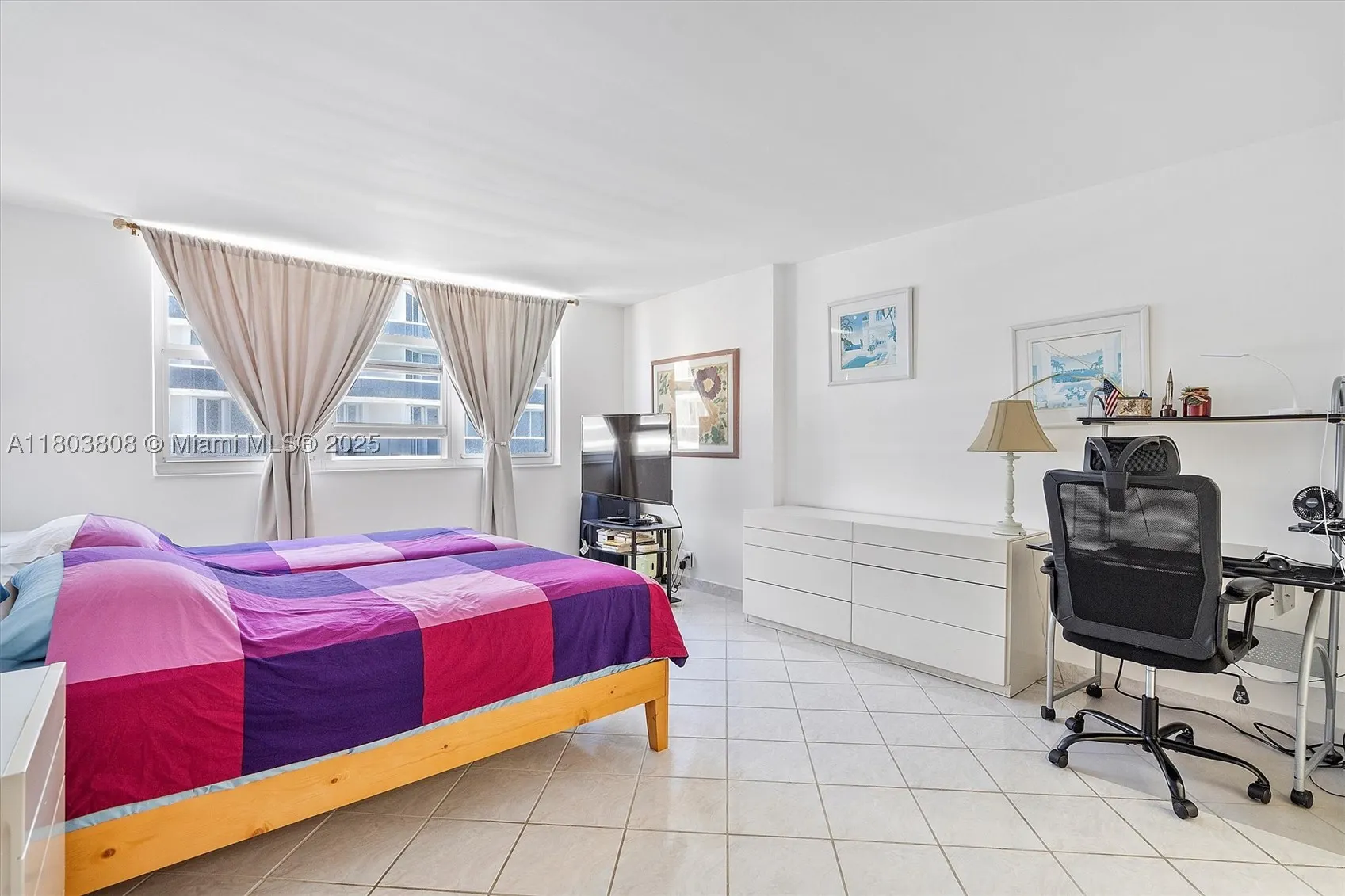 9511 Collins Ave #1002