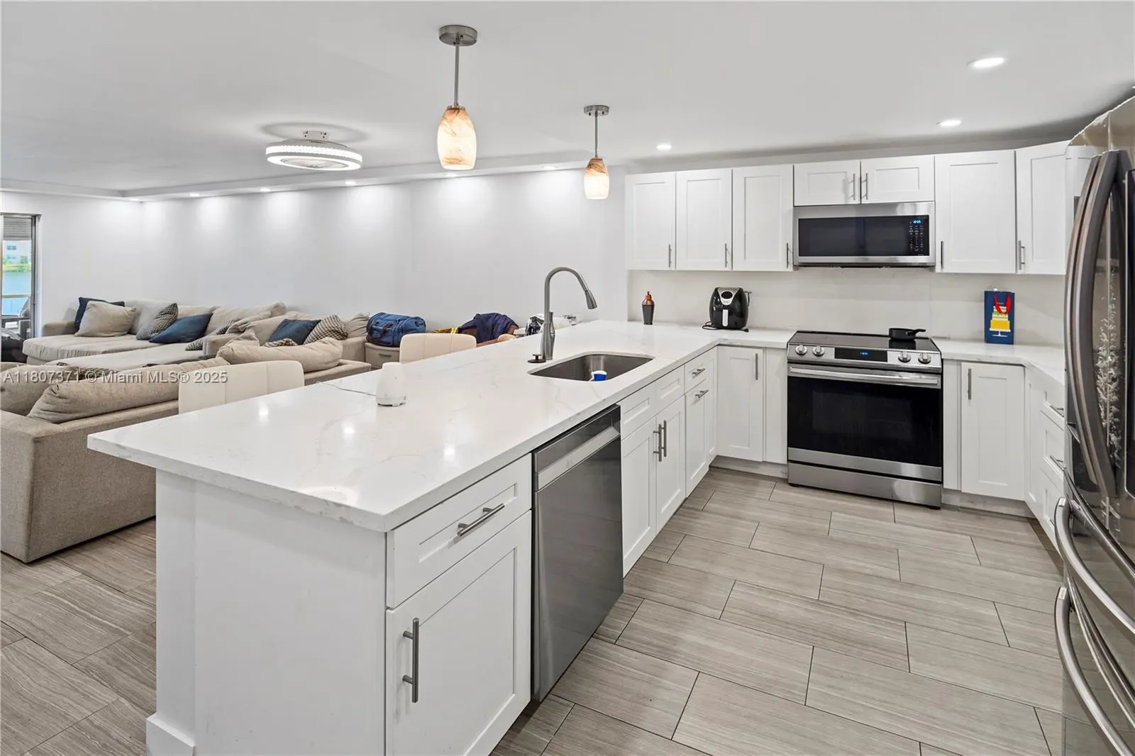 141 SE 3rd Ave, #101