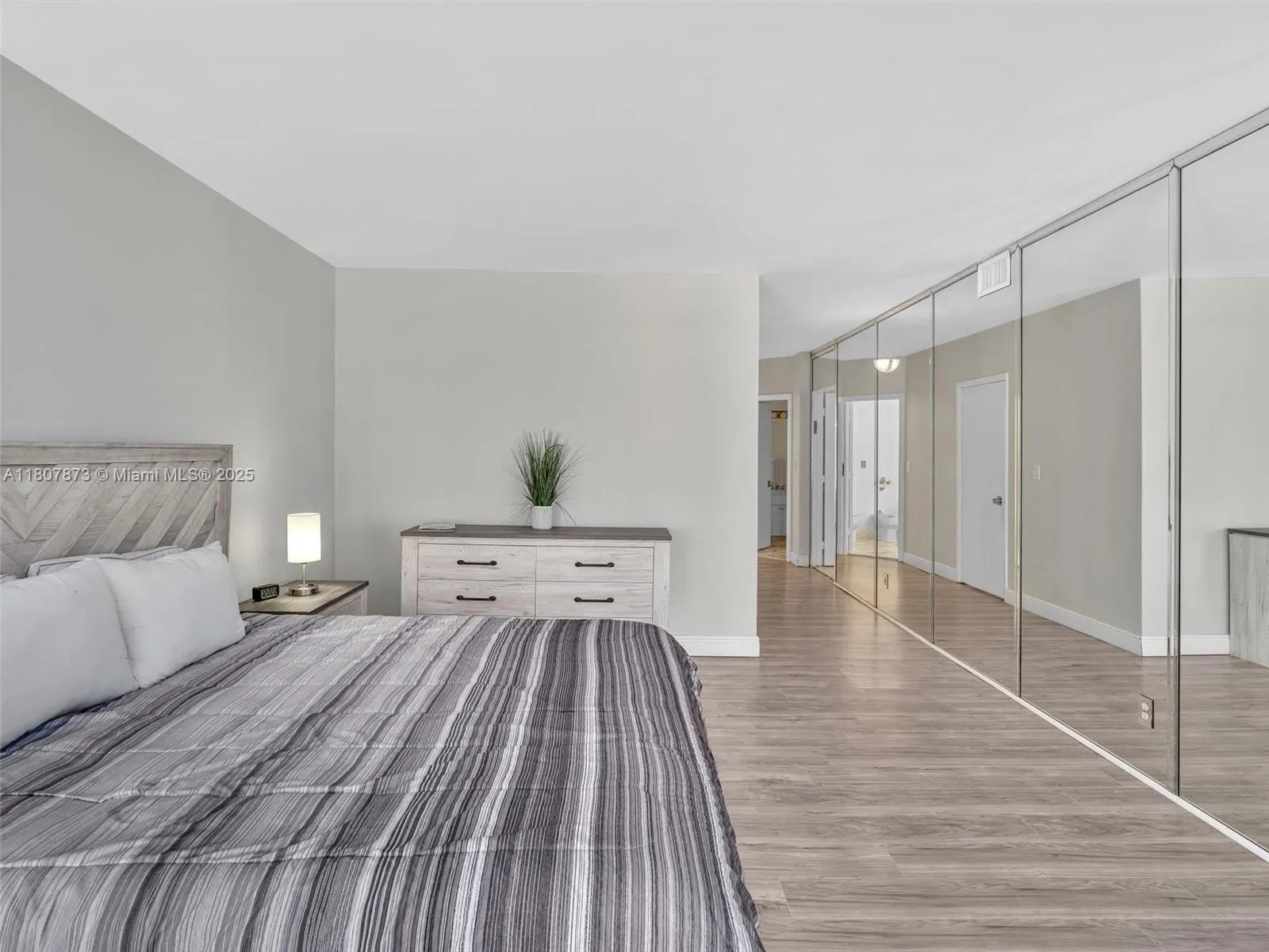 10155 Collins Ave, #408
