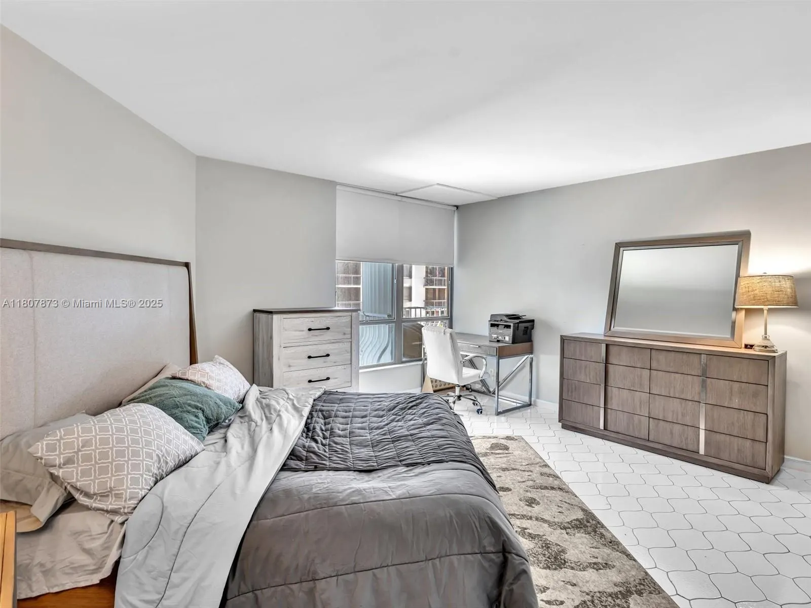 10155 Collins Ave, #408