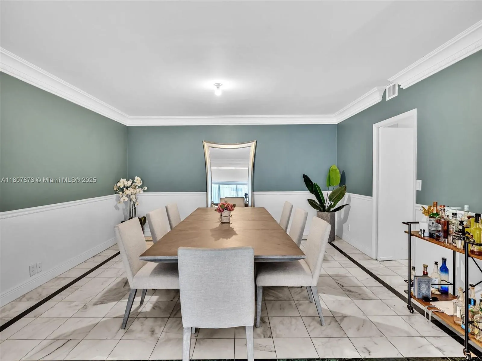 10155 Collins Ave, #408