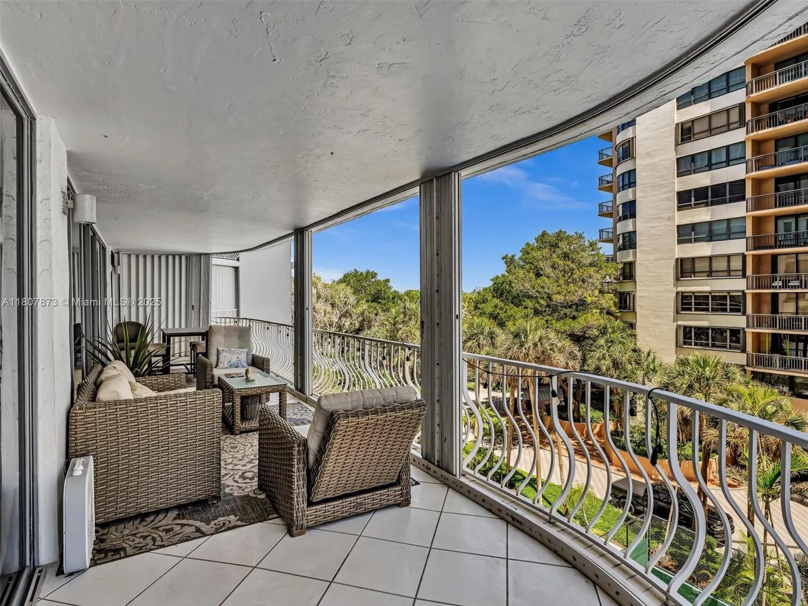 10155 Collins Ave, #408