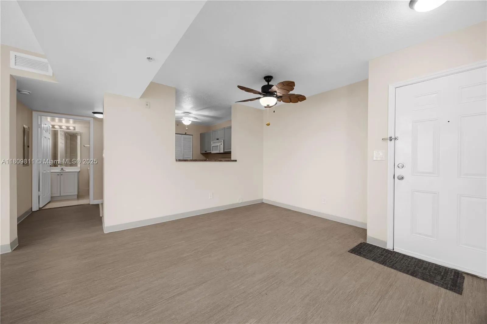 529 E Sheridan St, #2061