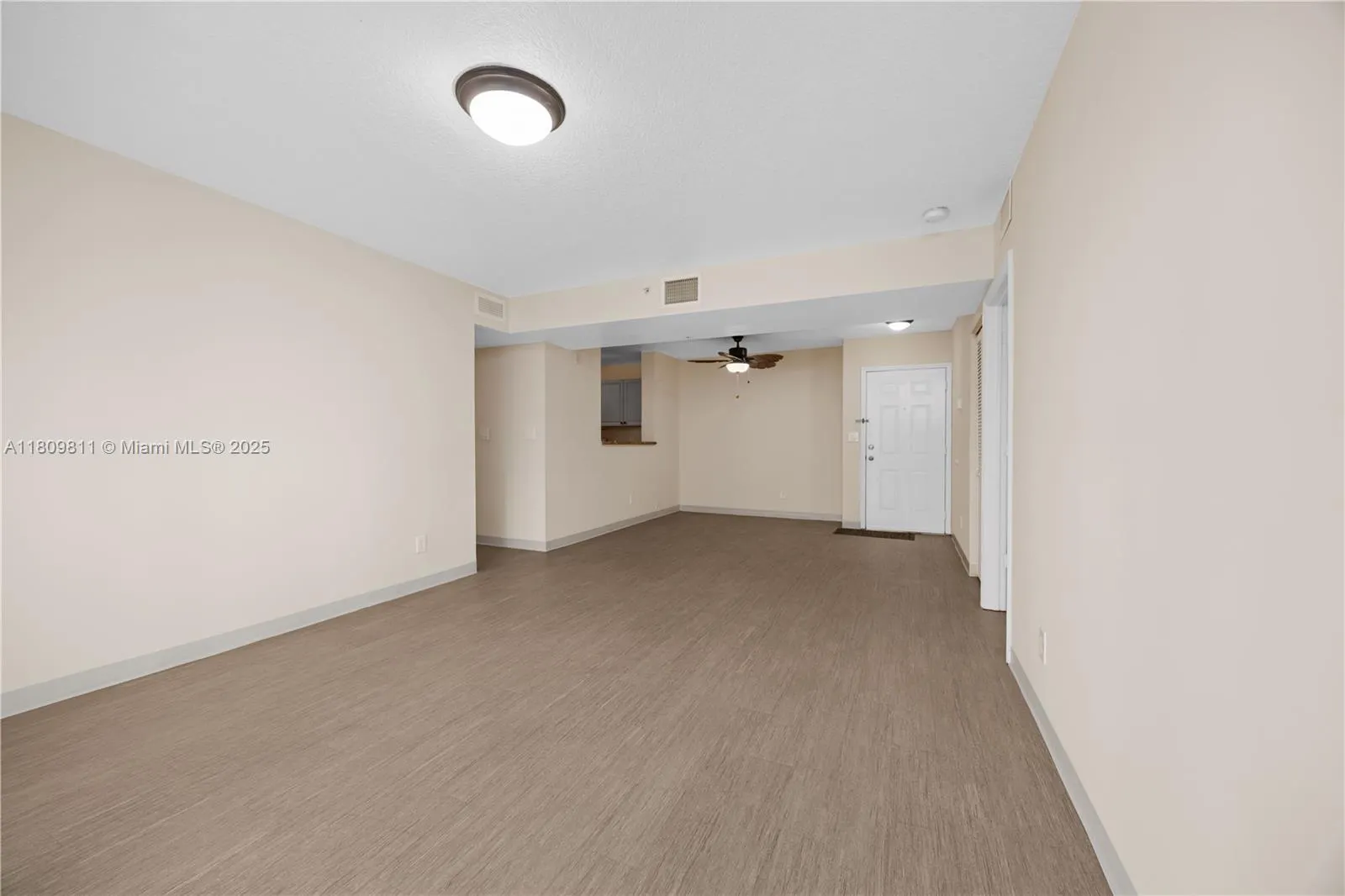 529 E Sheridan St, #2061