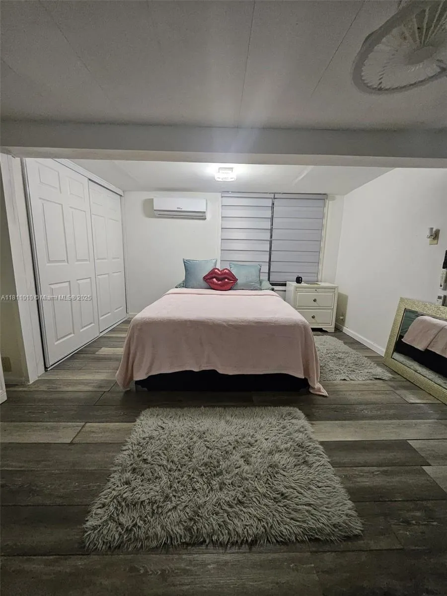 2848 W Marina Dr