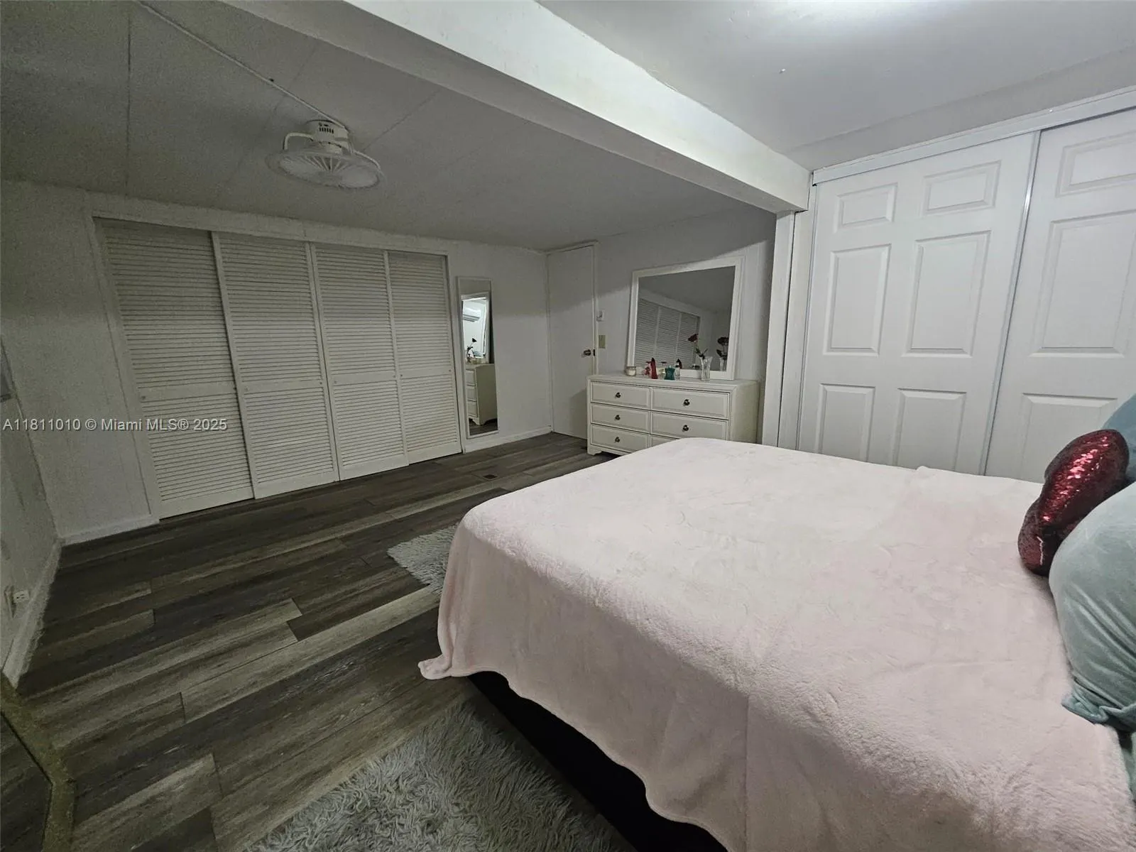 2848 W Marina Dr