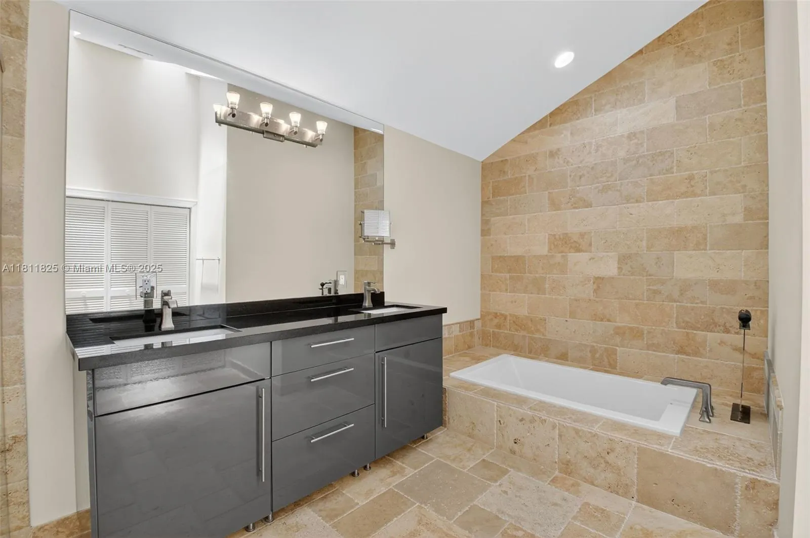 10160 Spyglass