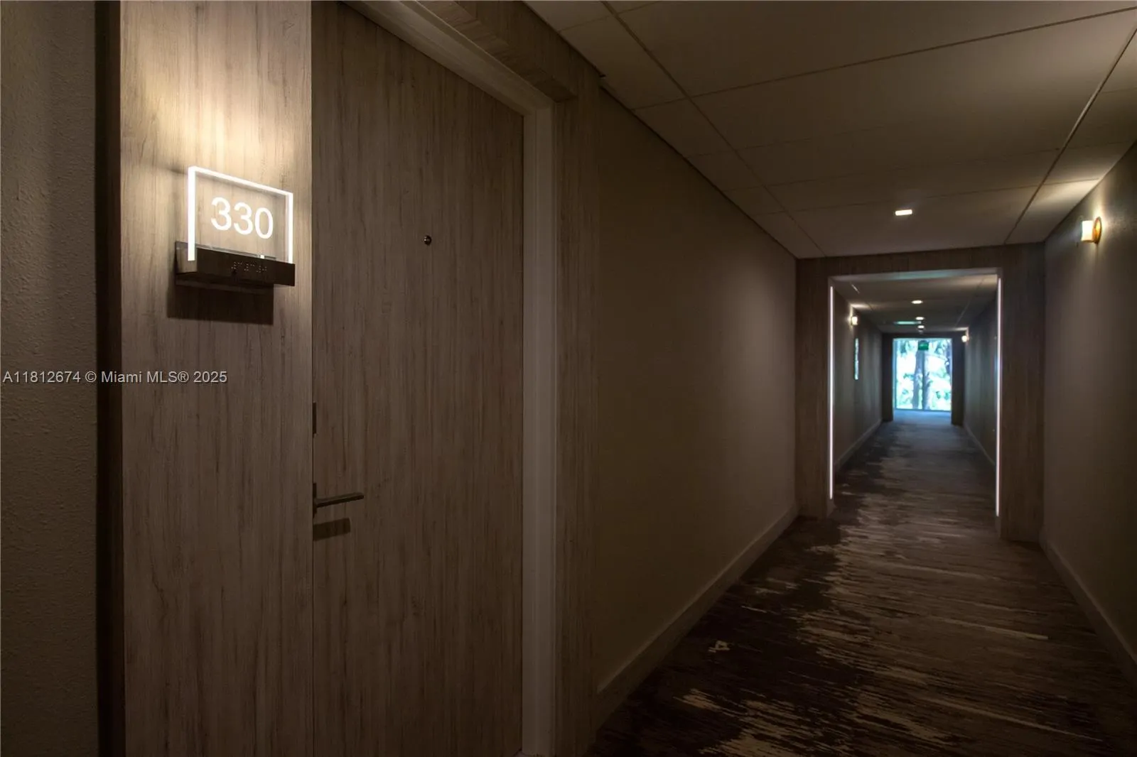 10275 Collins Ave, #330