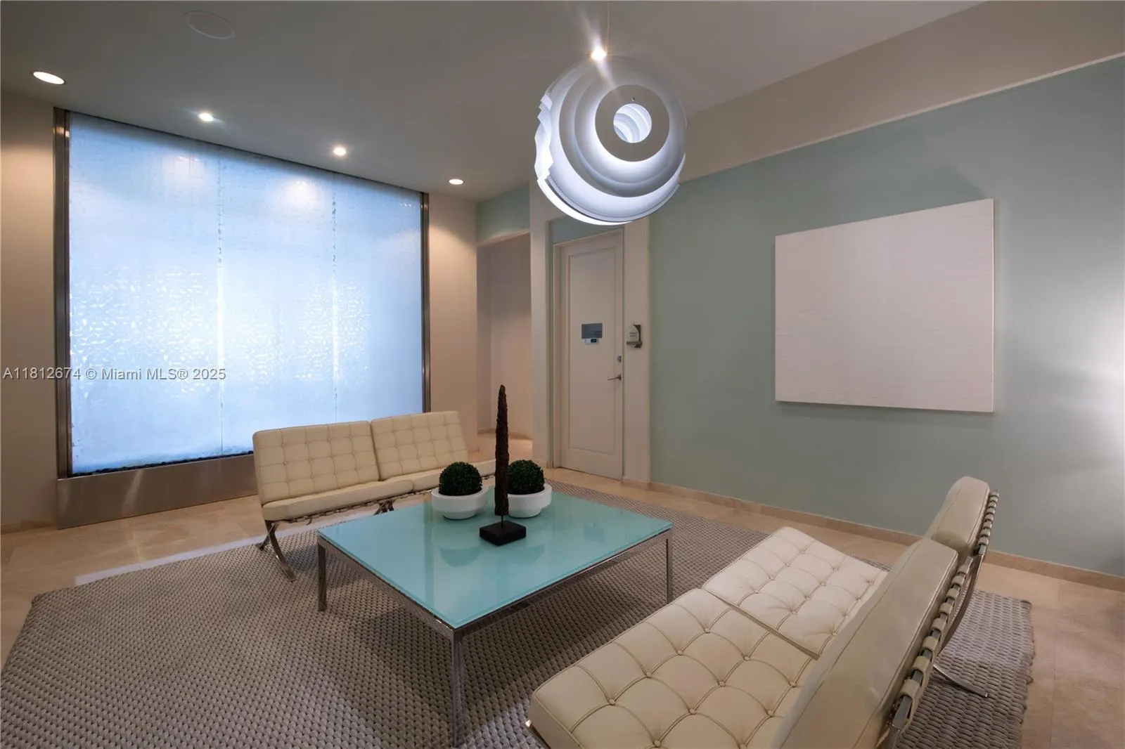 10275 Collins Ave, #330