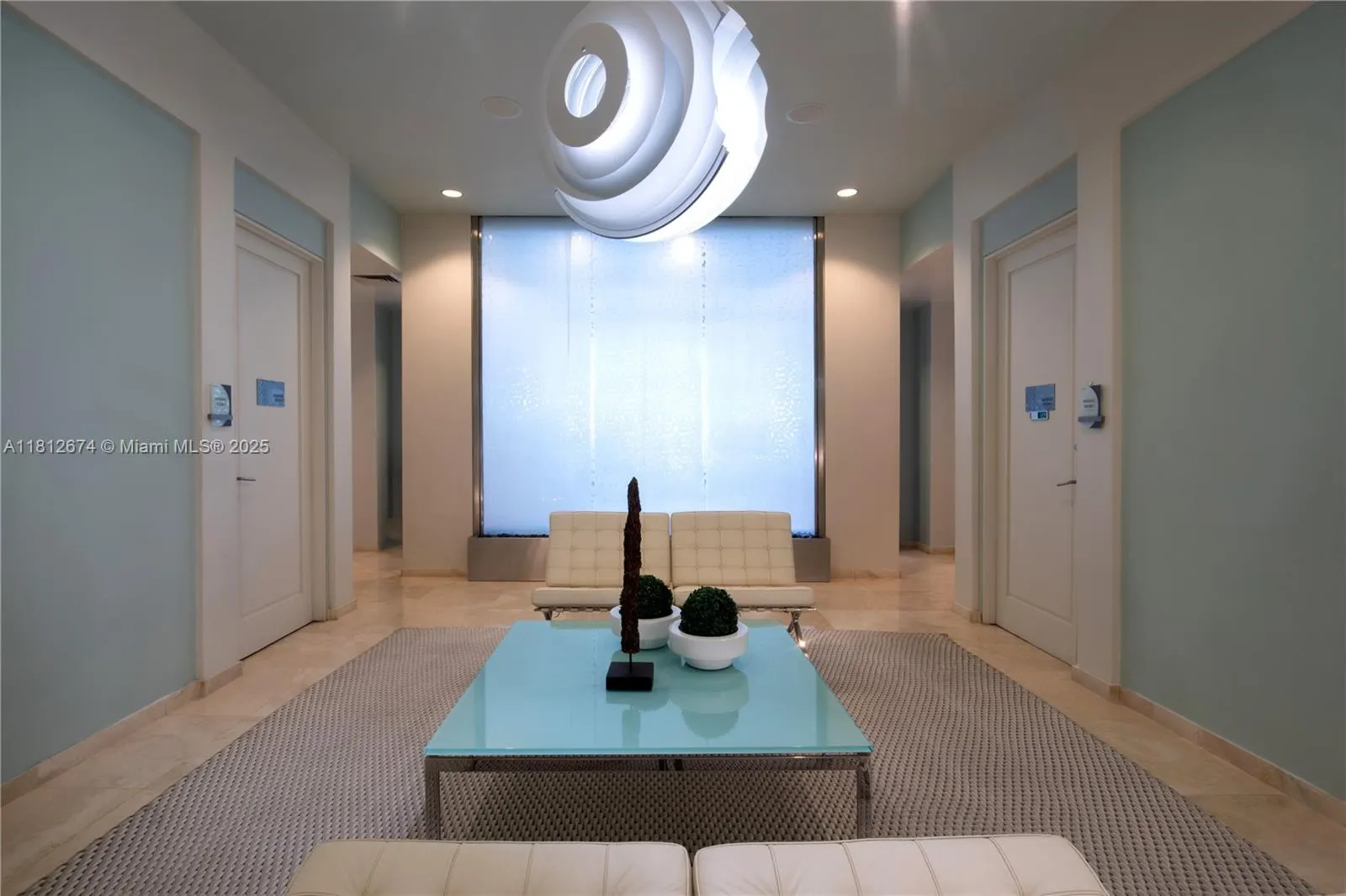 10275 Collins Ave, #330