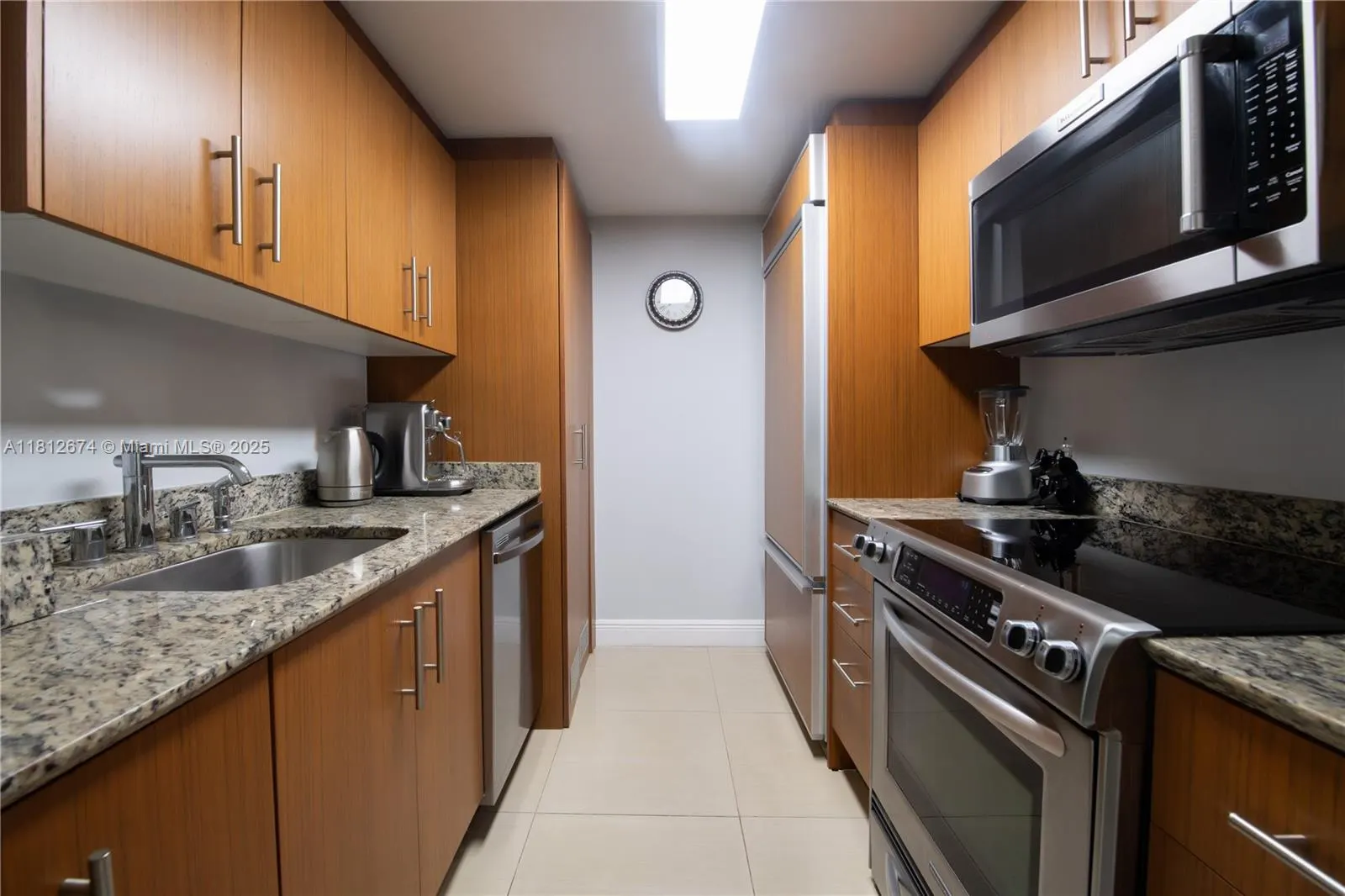 10275 Collins Ave, #330