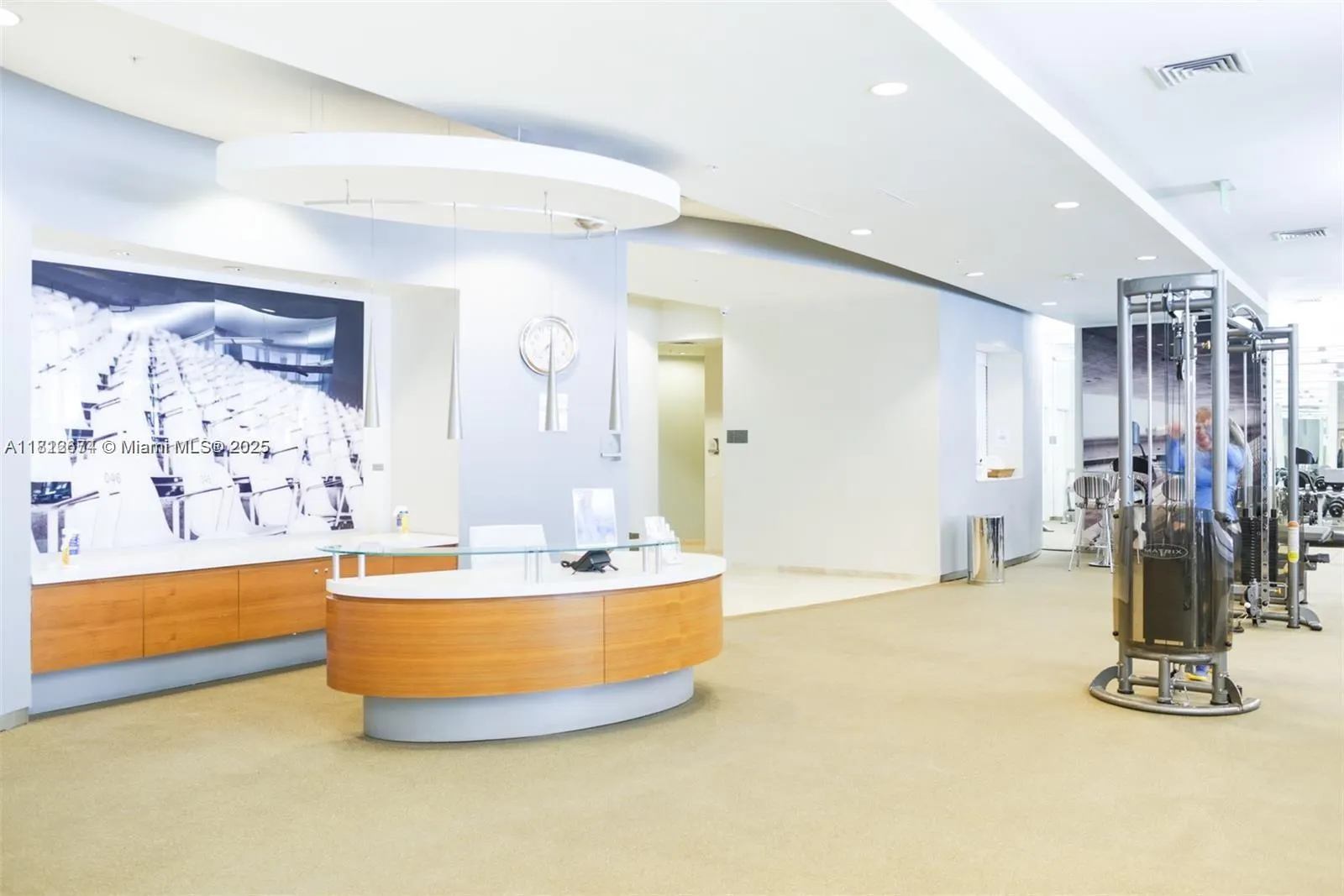 10275 Collins Ave, #330