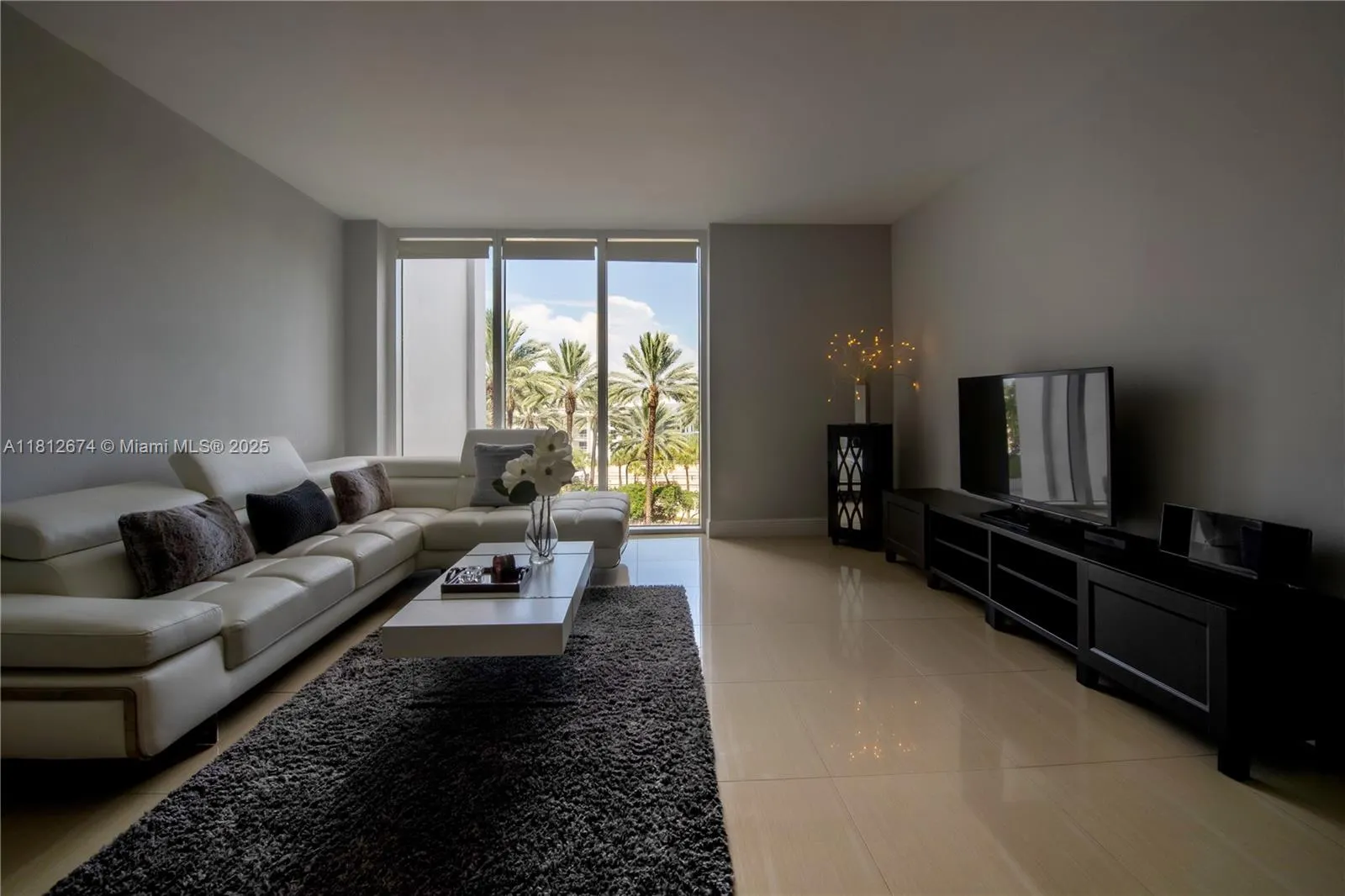 10275 Collins Ave, #330