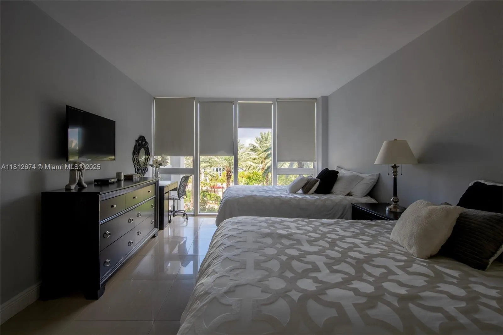 10275 Collins Ave, #330
