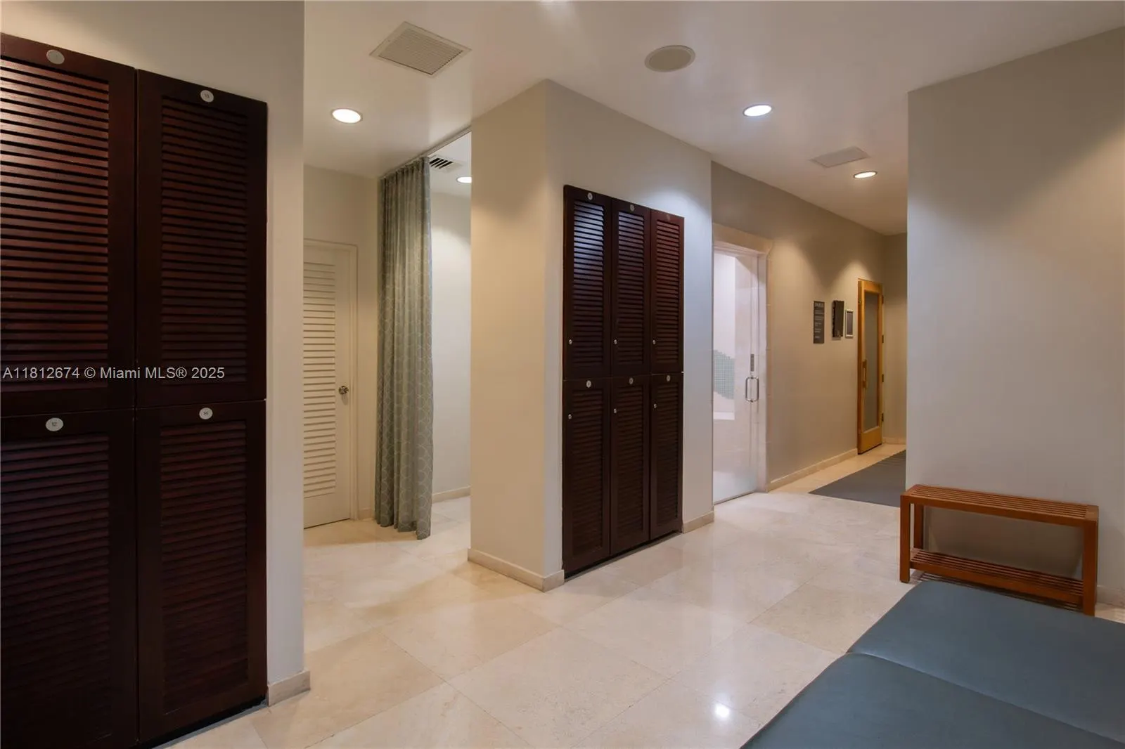 10275 Collins Ave, #330