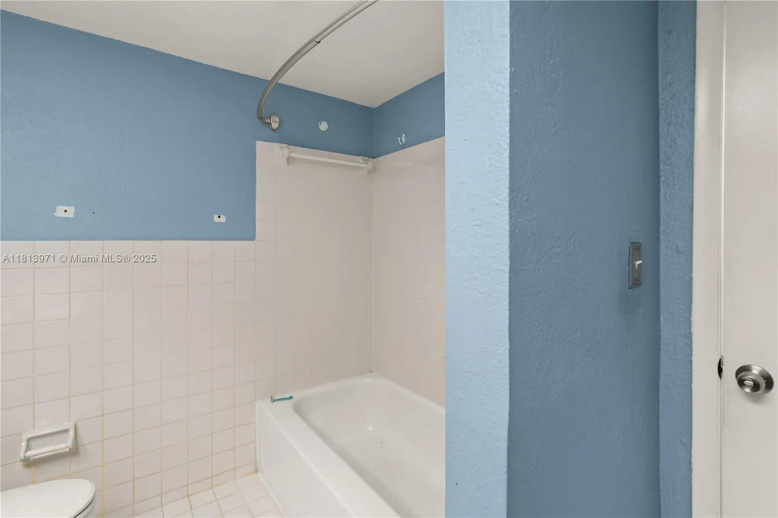 6711 N Kendall Dr, #505