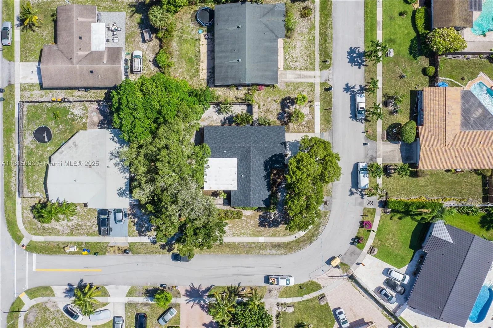 679 SW 17th Ct
