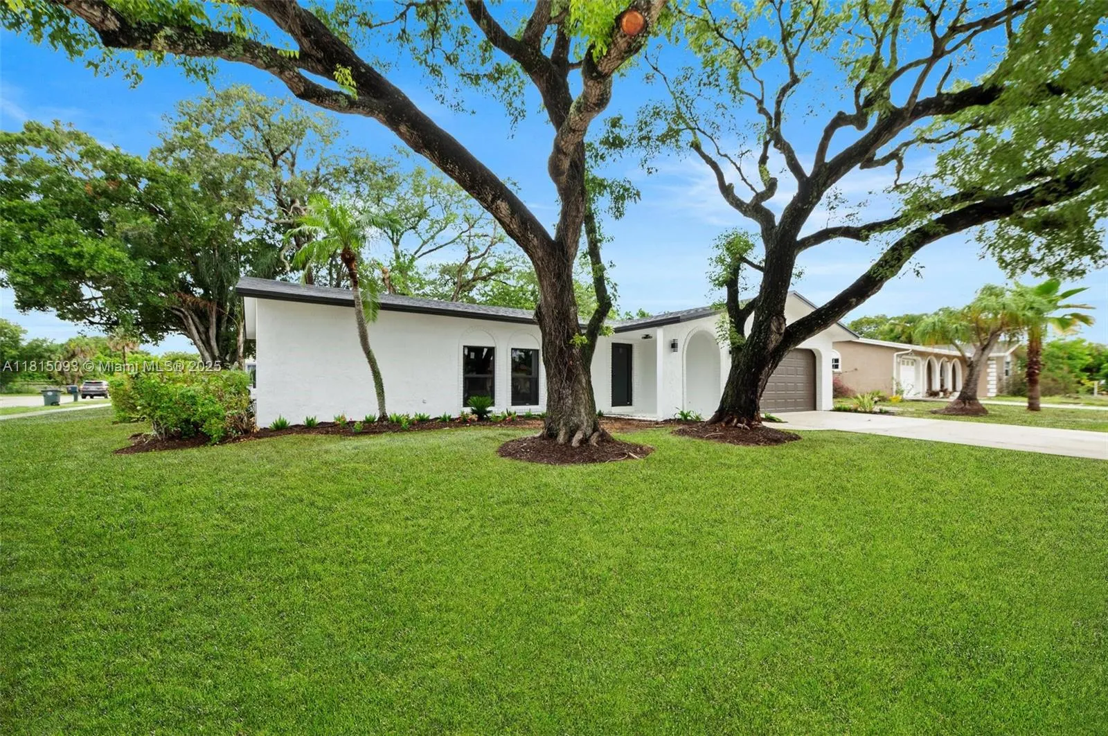 679 SW 17th Ct